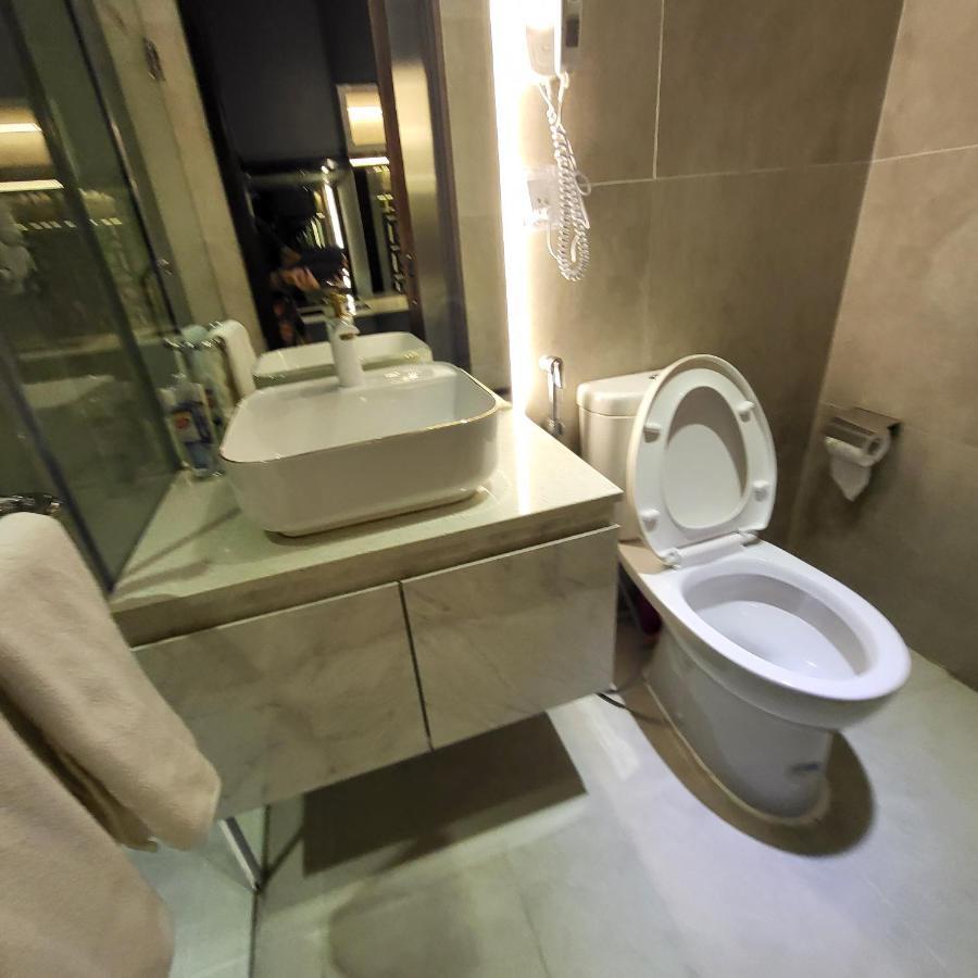 Apartemen Pollux Habibie Batam Bagian luar foto